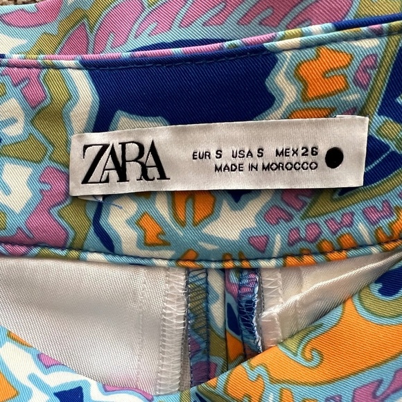 Zara High Rise Flat Front Paisley Zip Up Shorts Size Small - Picture 3 of 4
